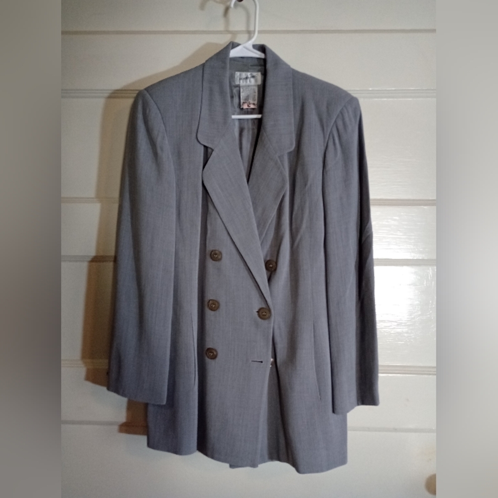 Jacqueline Ferrer 6 women's suit jacket/blazer